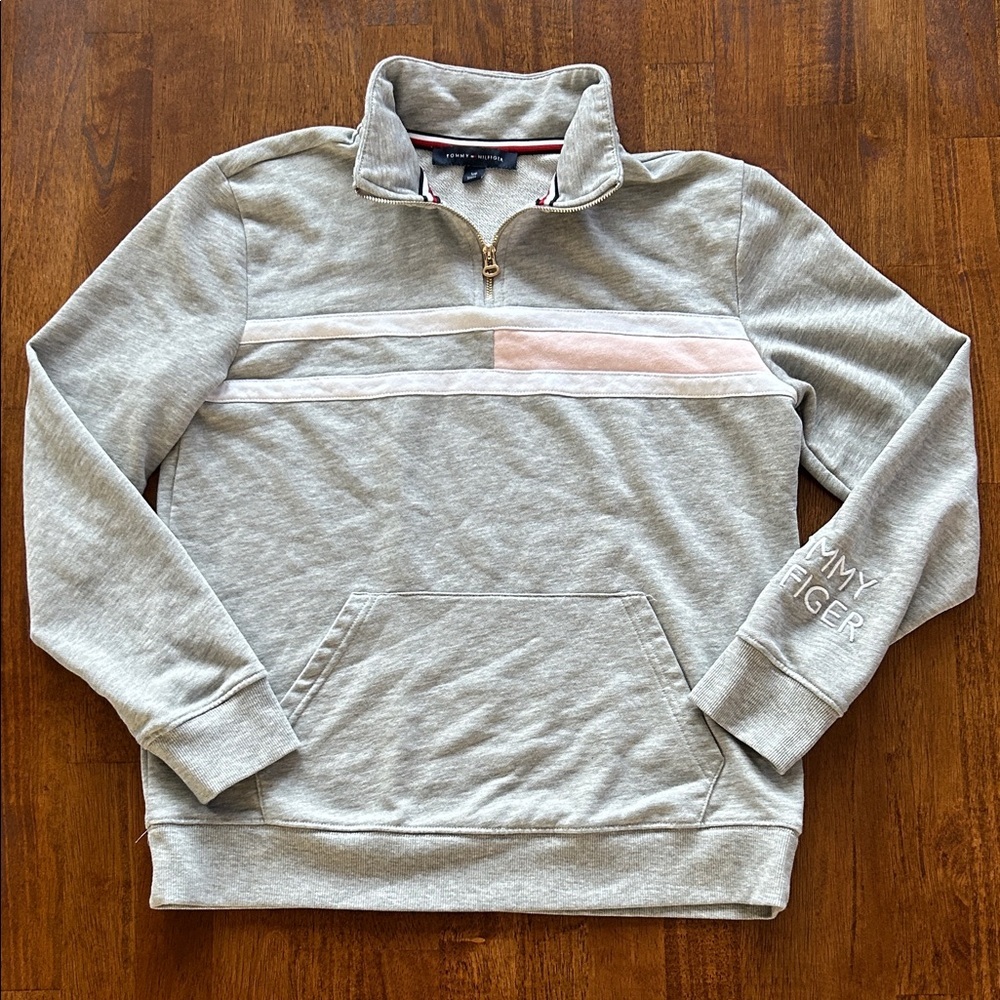 Tommy Hilfiger women’s preppy pullover, gray shirt size small petite​